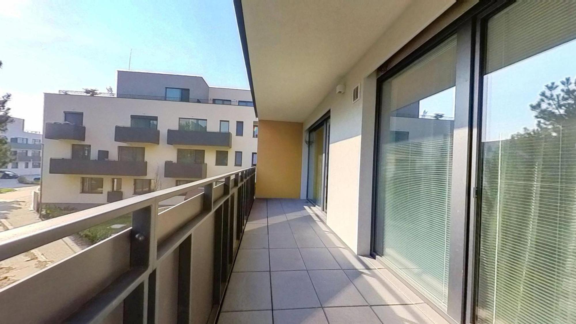 Air-Conditioned 2 Room Apartment, With Terrace, Rovinka 203 Dış mekan fotoğraf