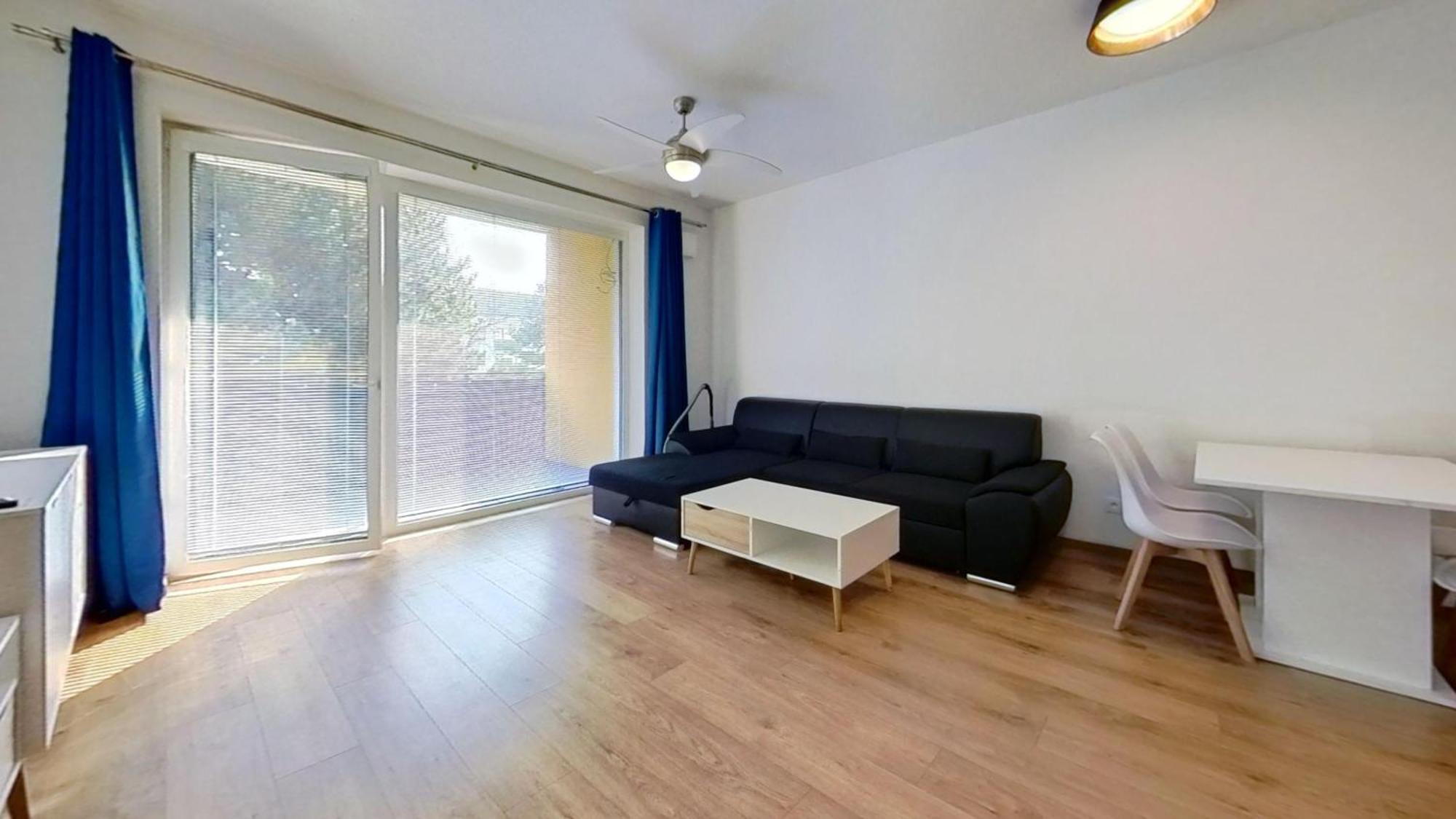 Air-Conditioned 2 Room Apartment, With Terrace, Rovinka 203 Dış mekan fotoğraf
